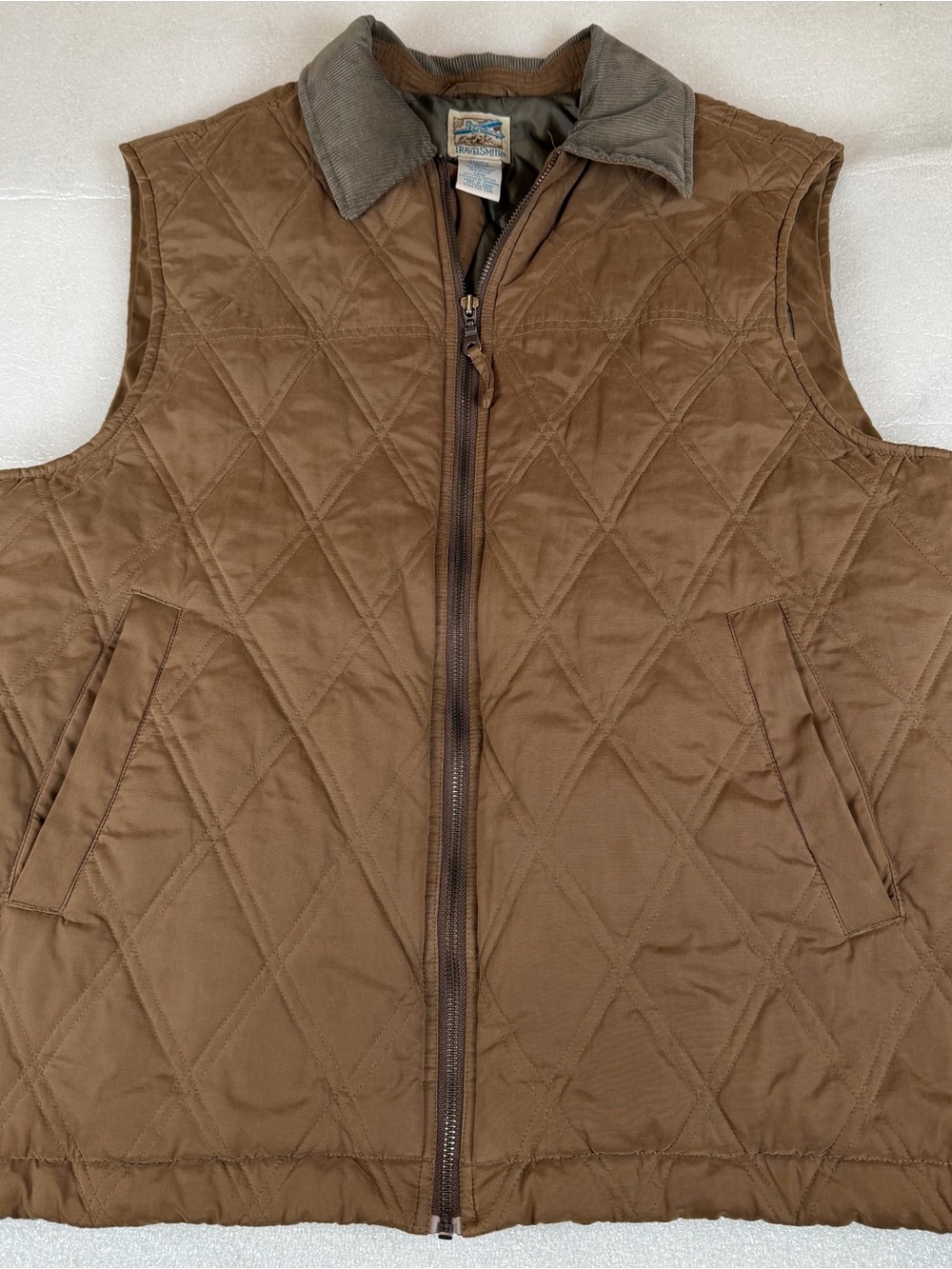 TravelSmith Men’s Large Quilted Vest Pockets Full Zip Insulated Corduroy Collar